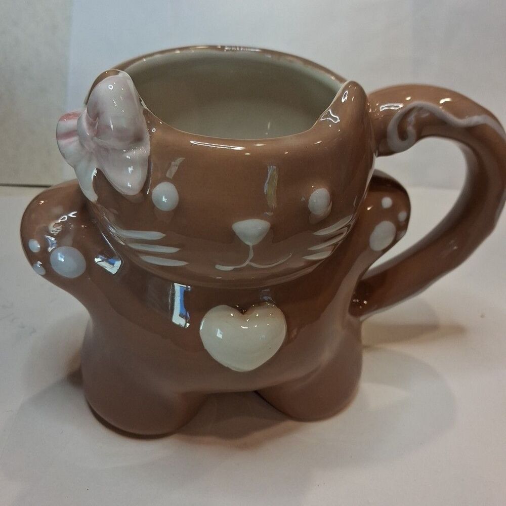 Vintage Peppermint and Pine Gingerbread Cat Figure Cup